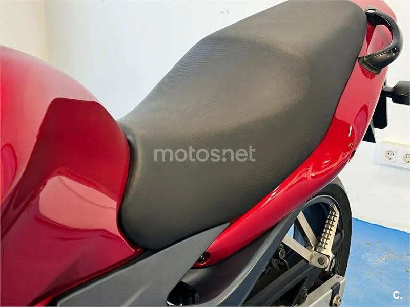 Kawasaki ZR-7S – Vista 44