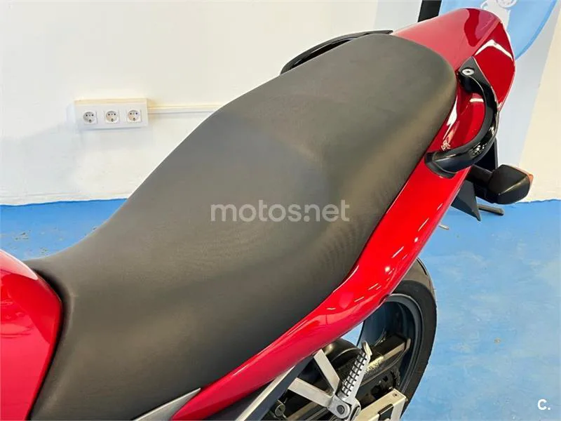 Kawasaki ZR-7S – Vista 47