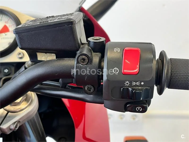 Kawasaki ZR-7S – Vista 56