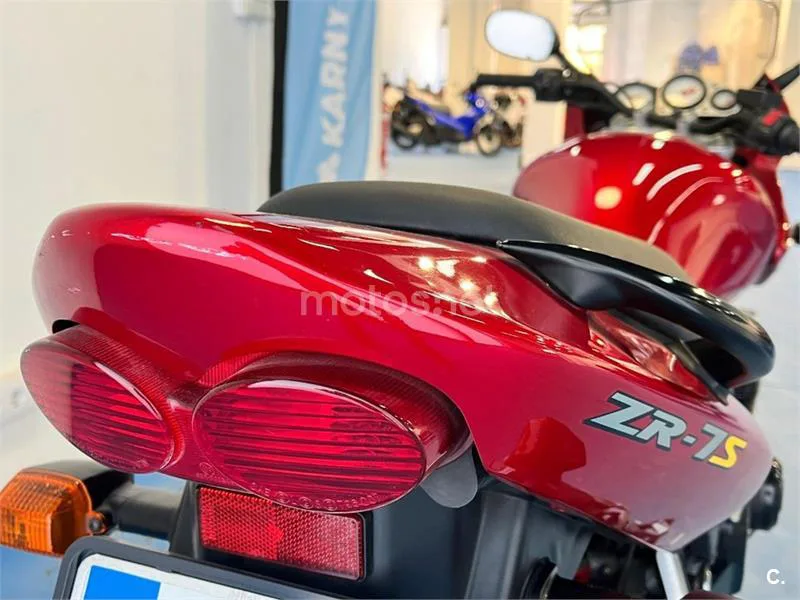 Kawasaki ZR-7S – Vista 9