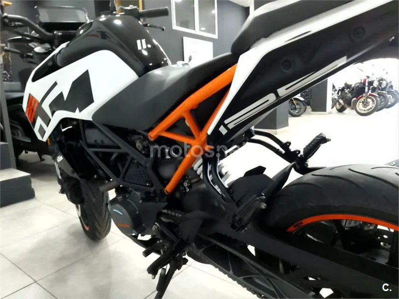 KTM 125 – Vista 7