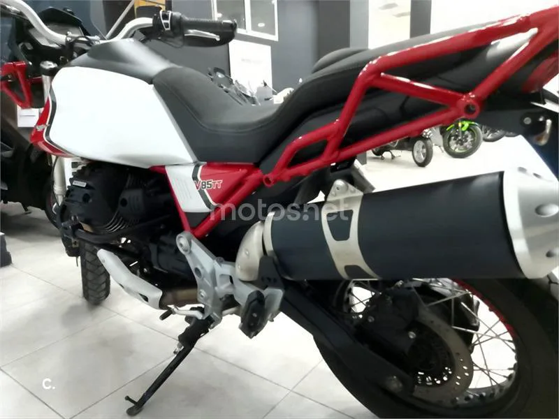 Moto Guzzi V85 TT – Vista 3