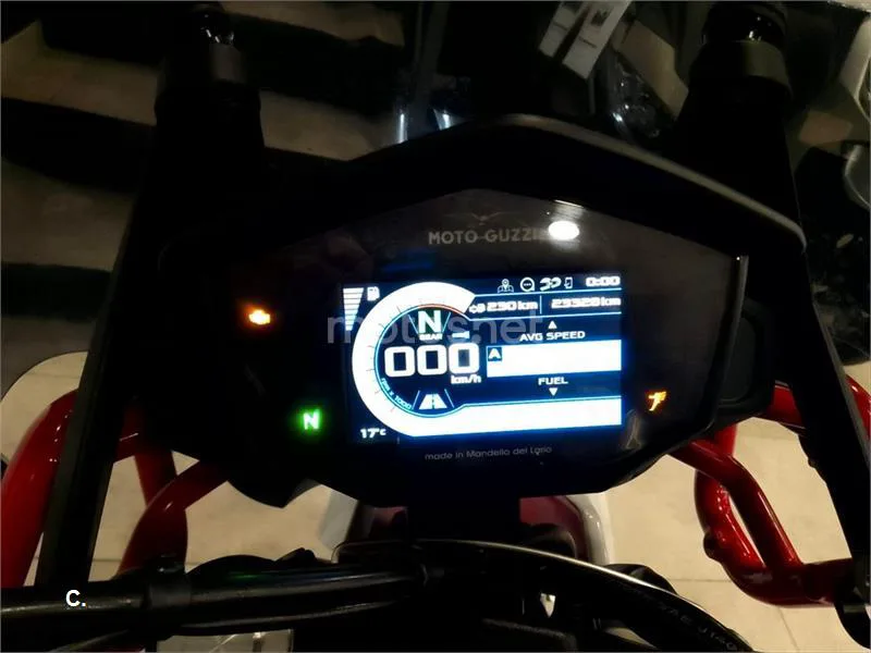 Moto Guzzi V85 TT – Vista 8