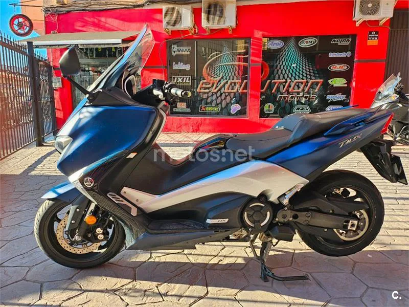 Yamaha TMAX – Vista 3