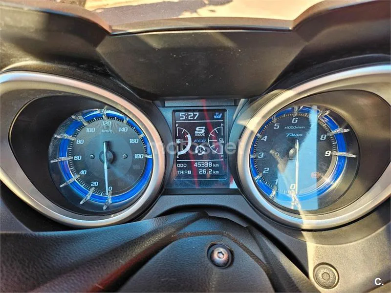 Yamaha TMAX – Vista 6