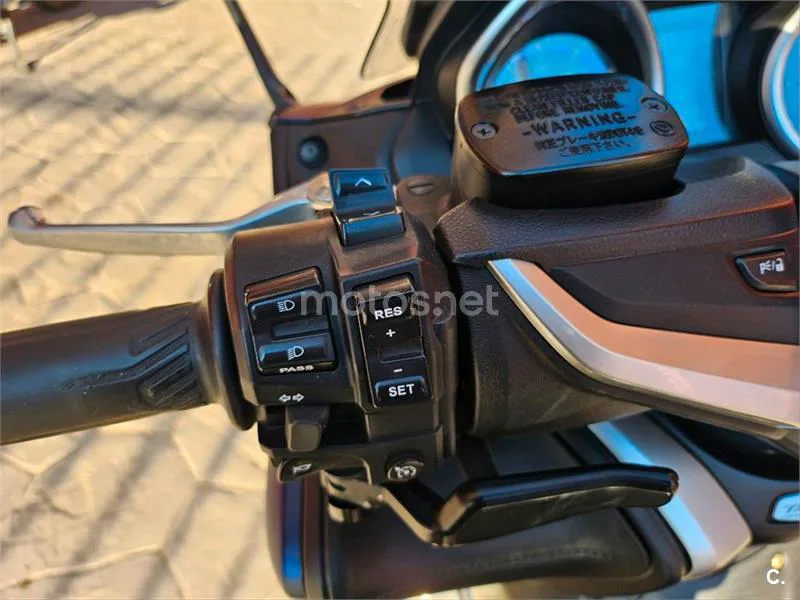 Yamaha TMAX – Vista 7