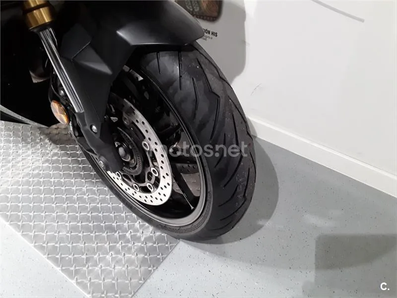 Honda Forza 750 – Vista 8
