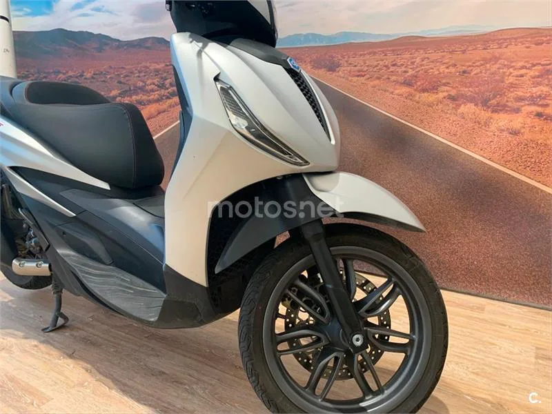 Piaggio Beverly – Vista 4