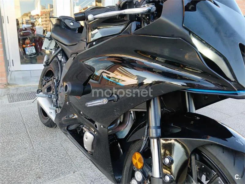 Yamaha R7 – Vista 15