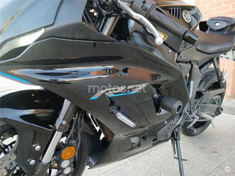 Yamaha R7 – Vista 18