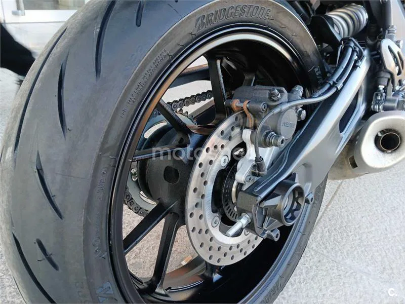 Yamaha R7 – Vista 6
