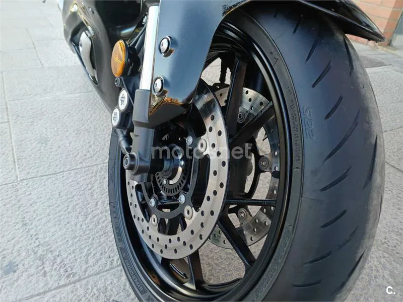 Yamaha R7 – Vista 8