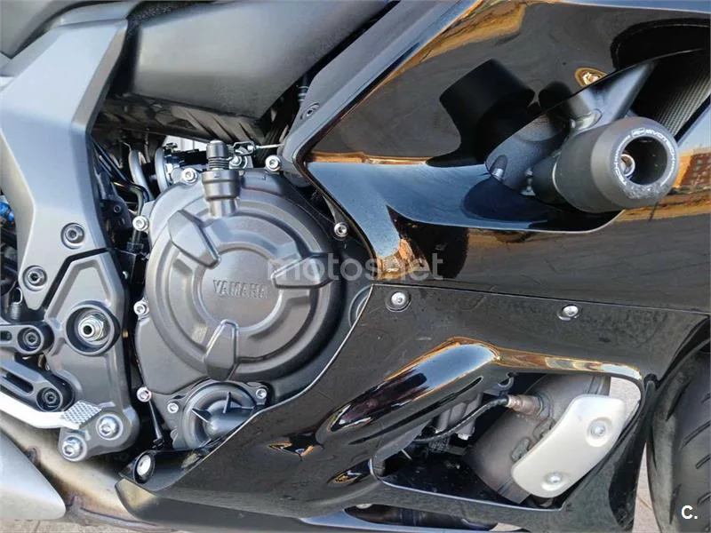 Yamaha R7 – Vista 9