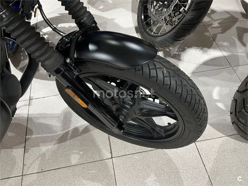 Moto Guzzi V7 III – Vista 3