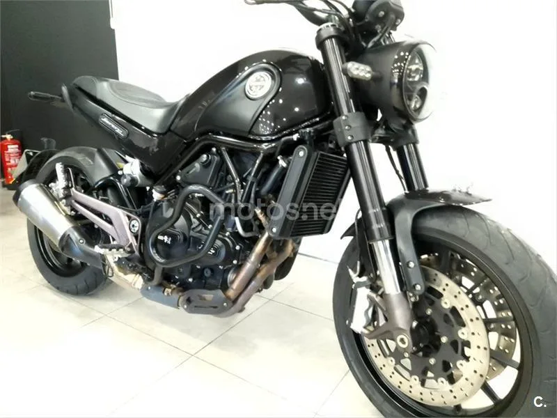 Benelli Leoncino 500 – Vista 3