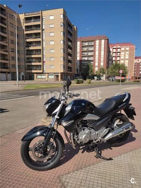 Suzuki Inazuma 250 – Vista 4