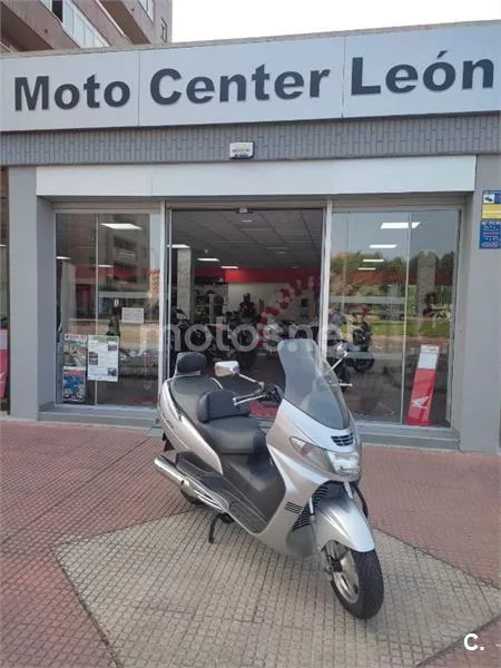 Suzuki Burgman 400 – Vista 4