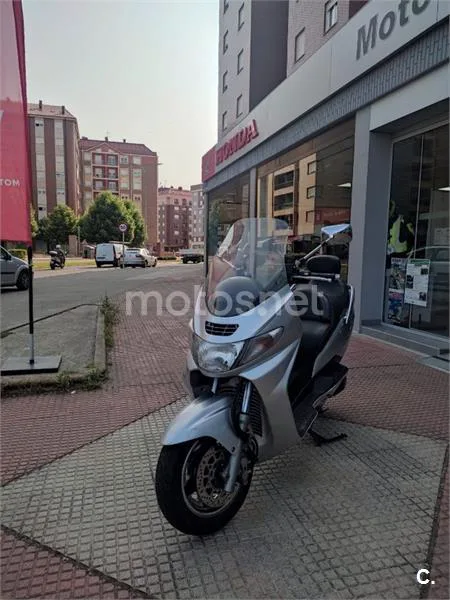 Suzuki Burgman 400 – Vista 6