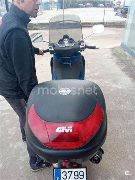 Piaggio Beverly 250 – Vista 12