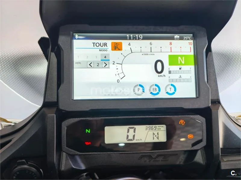 Honda NT1100 – Vista 13