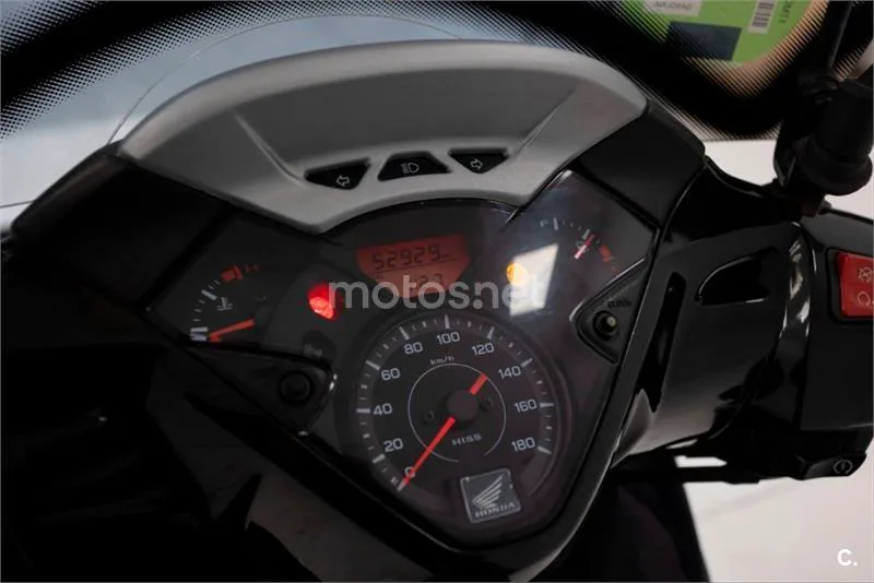 Honda SH 300i – Vista 3