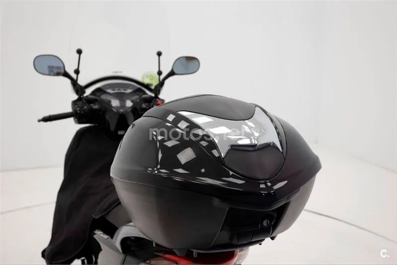 Honda SH 300i – Vista 4
