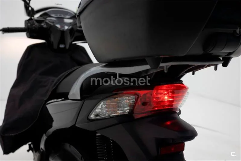 Honda SH 300i – Vista 5