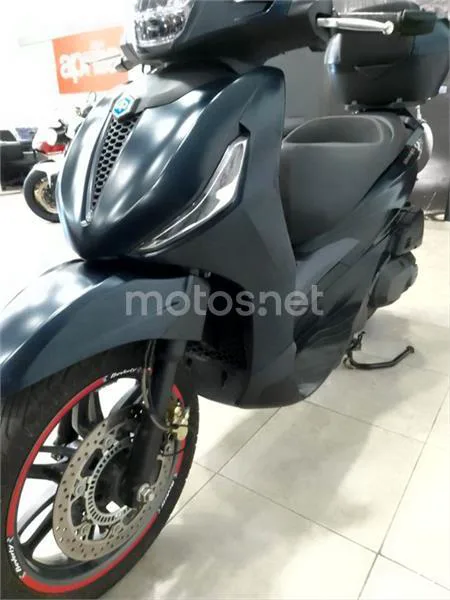 Piaggio Beverly – Vista 3