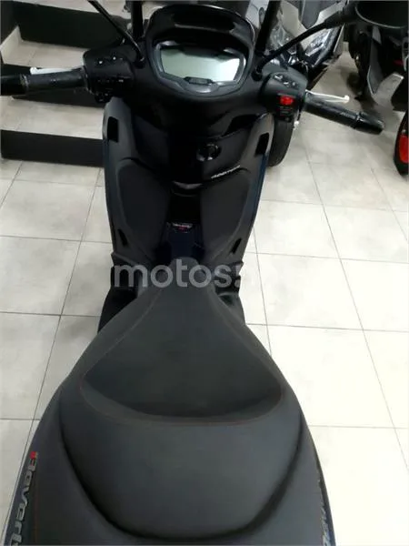 Piaggio Beverly – Vista 5