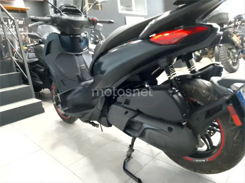 Piaggio Beverly – Vista 6