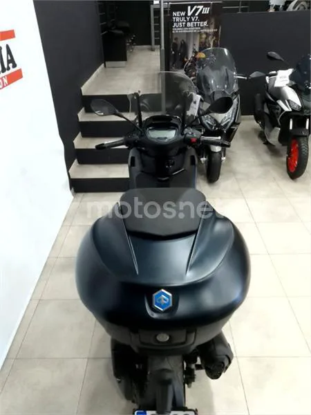 Piaggio Beverly – Vista 7