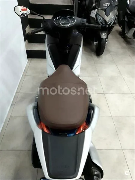 Piaggio Medley – Vista 6