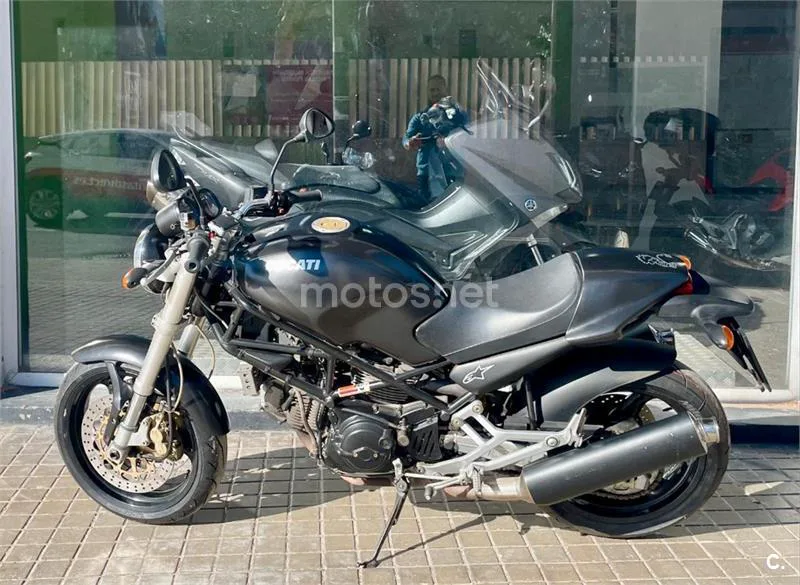 Ducati Monster 750 – Vista 3