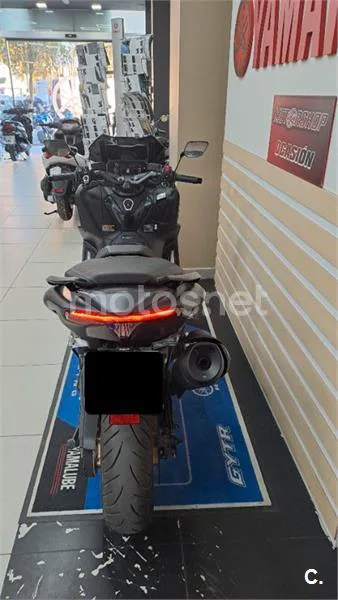 Yamaha TMAX – Vista 5