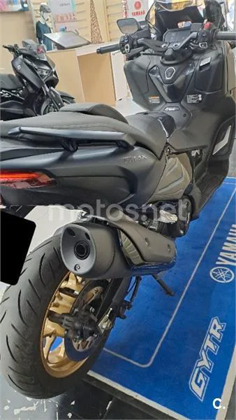 Yamaha TMAX – Vista 6
