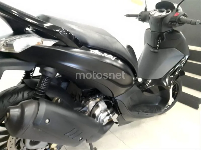 Piaggio Beverly 300 – Vista 3