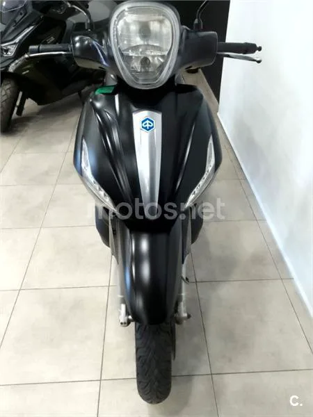 Piaggio Beverly 300 – Vista 4