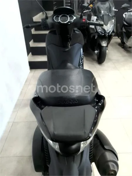 Piaggio Beverly 300 – Vista 5