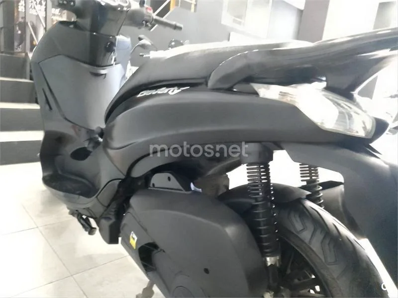 Piaggio Beverly 300 – Vista 7