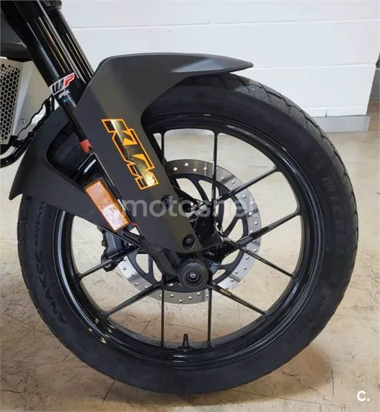 KTM 390 – Vista 24