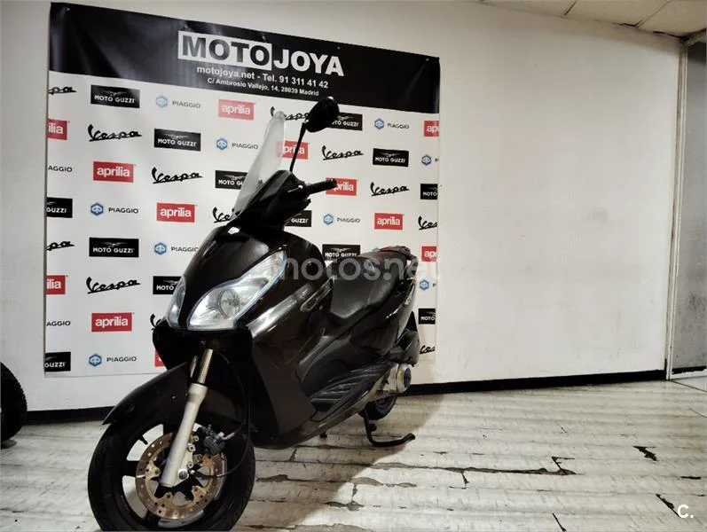 Piaggio X7 Evo 300 – Vista 3