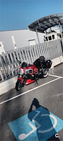 Ducati Diavel - Vista 5