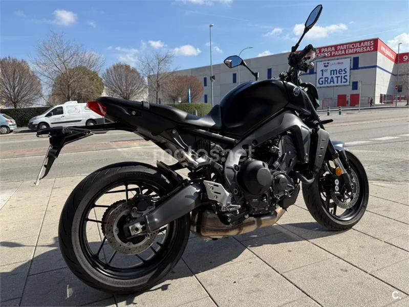 Yamaha MT-09 – Vista 11