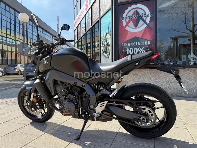 Yamaha MT-09 – Vista 12