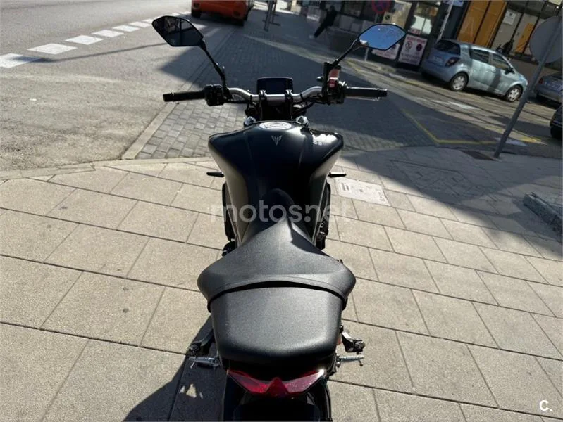 Yamaha MT-09 – Vista 13