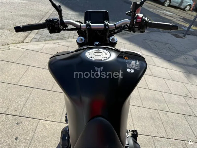 Yamaha MT-09 – Vista 14