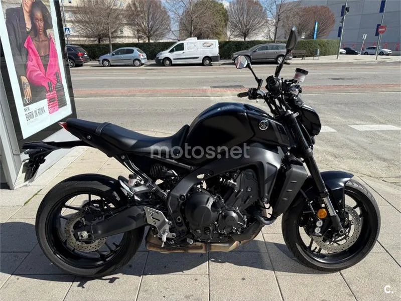 Yamaha MT-09 – Vista 8