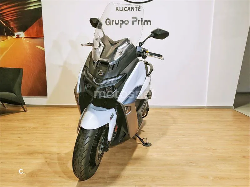 SYM Maxsym GT 400 – Vista 3