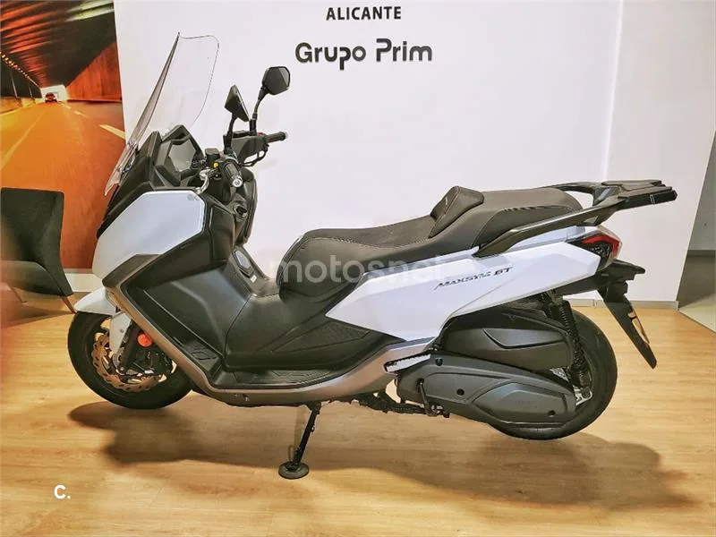 SYM Maxsym GT 400 – Vista 4