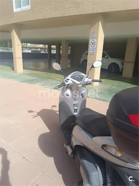 Honda SH300i – Vista 3